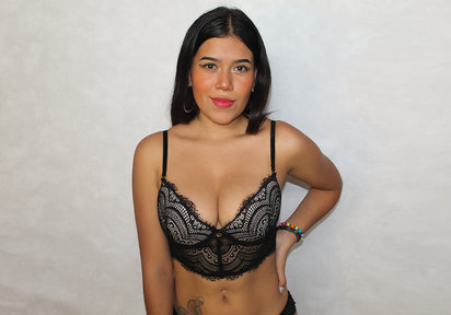 AlicePrettyBoobs